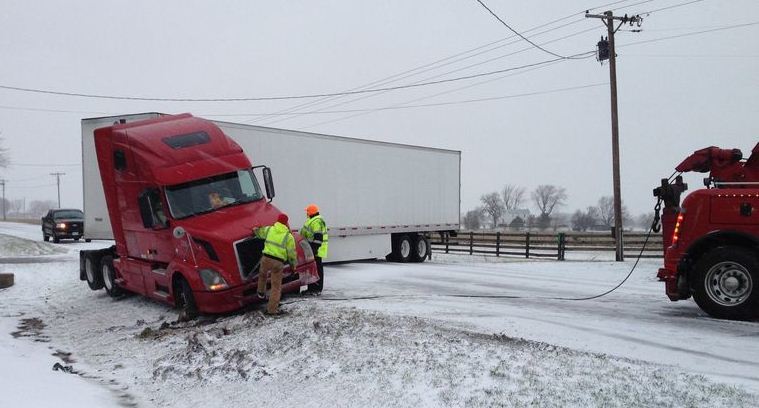 [Photo by Drew Simon](https://www.gobytrucknews.com/new-braking-system-reduces-jack-knifing/123)